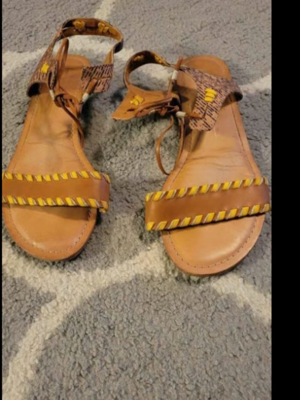 Womens size 9 sandals.
